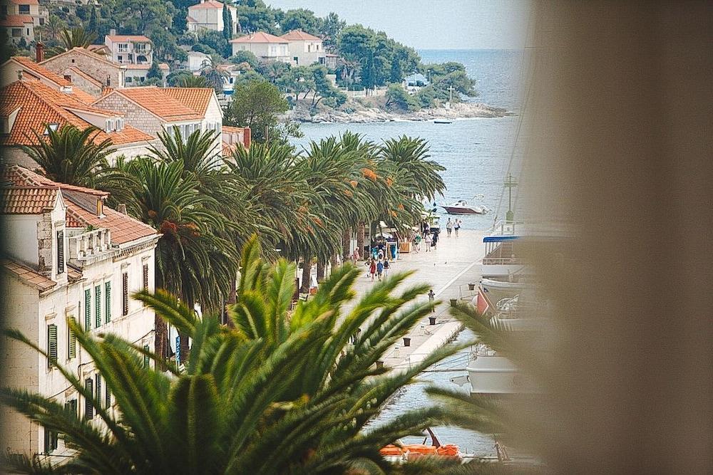 Отель Park Hvar Хвар Экстерьер фото